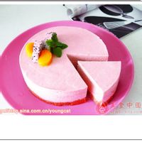 草莓慕斯蛋糕