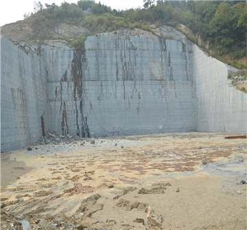 芝麻黑〔六安深灰〕下矿山旧矿