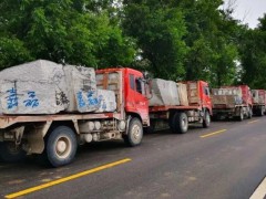 5000多方石材拋江固堤 麻城石材人抗洪救灾行动中