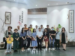 晋江市作家协会主席吴谨程莅临英良石材自然历史博物馆参观